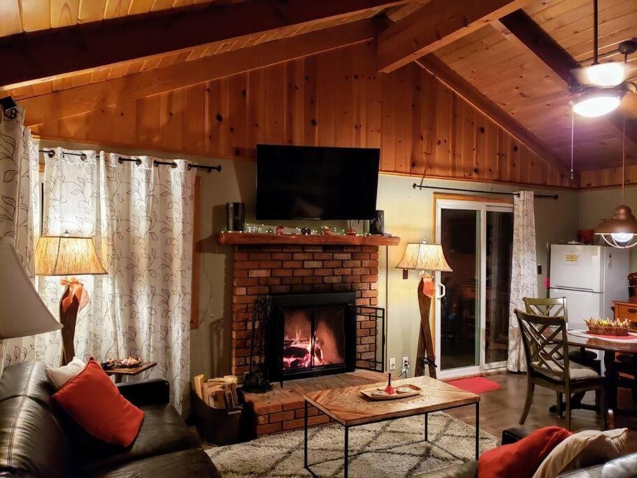Willa so cozy LAZYBEARTIME private HOTTUB Big Bear Lake Zewnętrze zdjęcie